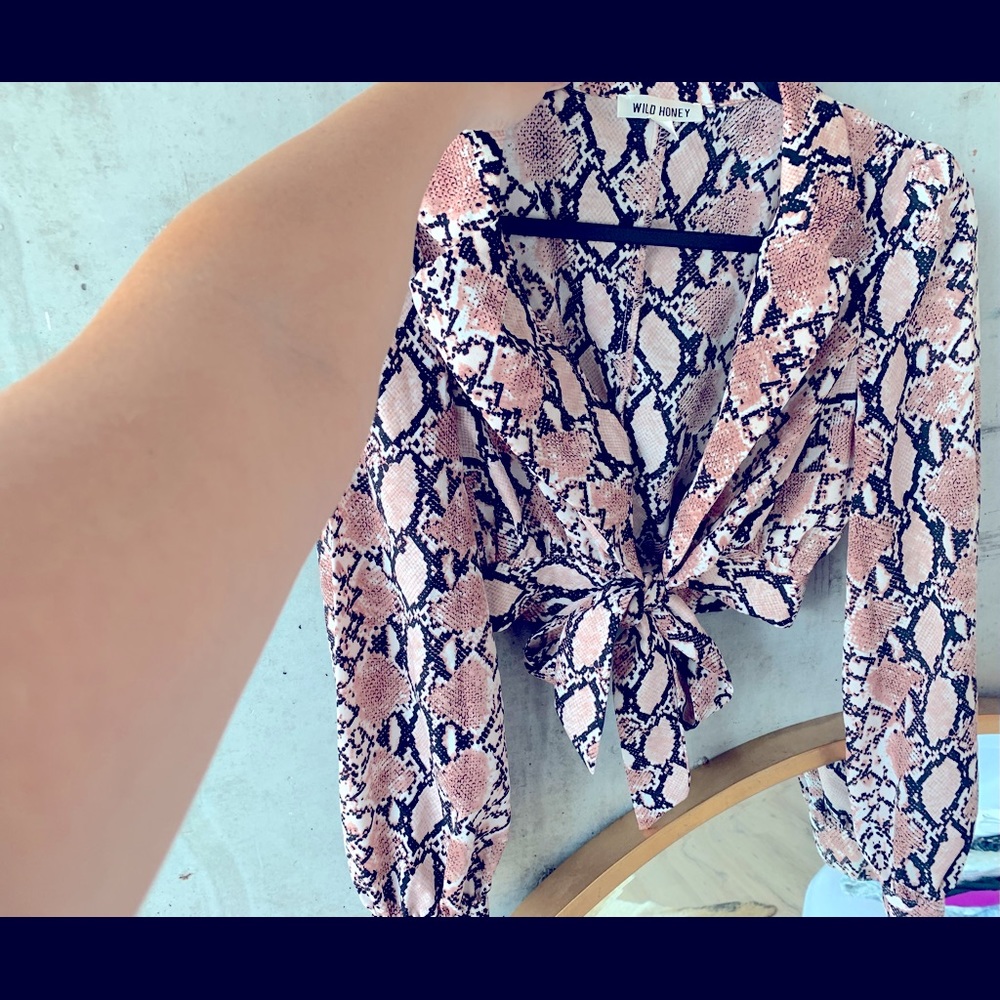 Cropped Blouse With Tie